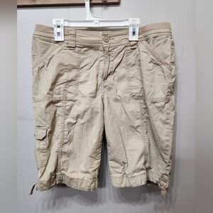 St‎ John's Bay Shorts Size 6 Casual Tan Cargo Long C220